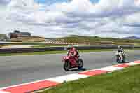 cadwell-no-limits-trackday;cadwell-park;cadwell-park-photographs;cadwell-trackday-photographs;enduro-digital-images;event-digital-images;eventdigitalimages;navarra;no-limits-trackdays;peter-wileman-photography;racing-digital-images;trackday-digital-images;trackday-photos